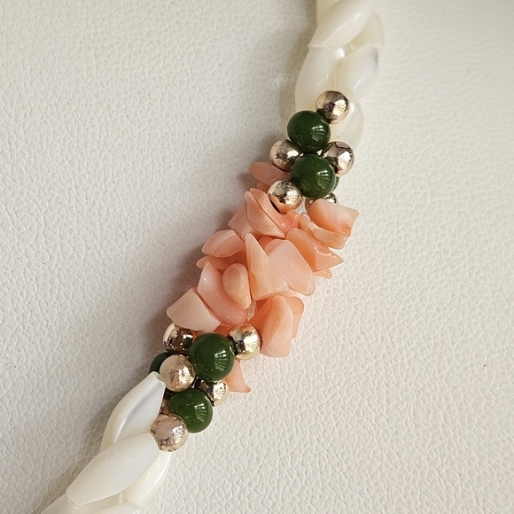 Twisted Mother of Pearl MOP Jade Pink Coral Beaded Vintage Necklace Barrel Clasp - Picture 9 of 11